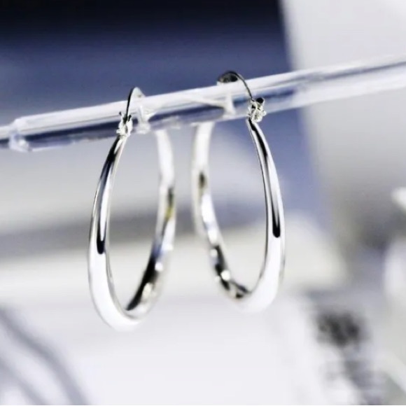 Classic Elegant 925 Sterling Silver Round Hollow Hoop Earrings - Picture 7 of 7
